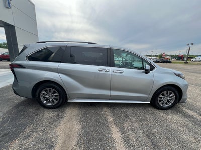 2021 Toyota Sienna XLE