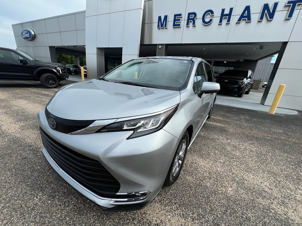 2021 Toyota Sienna XLE