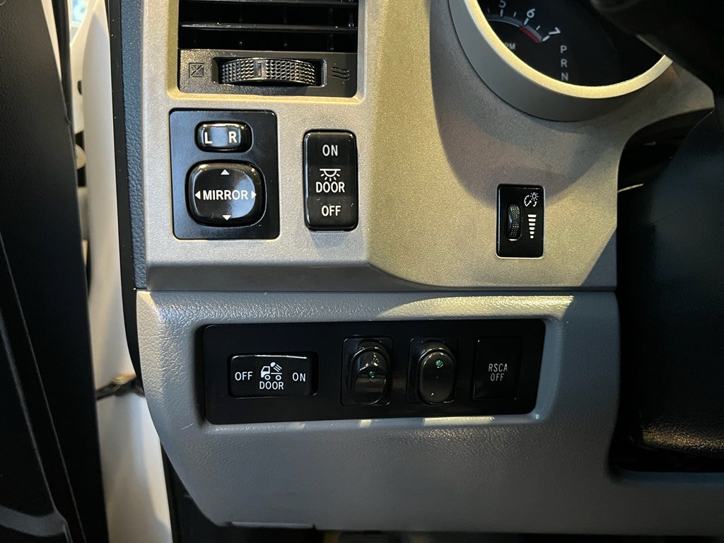 2009 Toyota Tundra Grade 5.7L V8 w/FFV (A6)